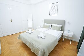 Venus Apartments - Paulay Ede Street