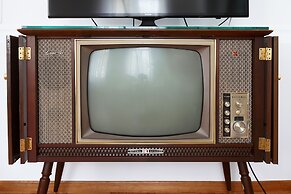 Live in Athens, Thiseio Historic House