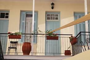 Live in Athens, Thiseio Historic House