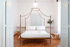 Live in Athens, Thiseio Historic House