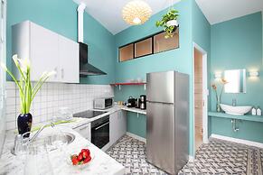 Live in Athens, Thiseio Historic House