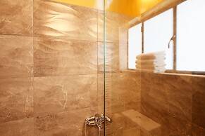 Live in Athens, Thiseio Historic House