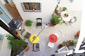 Live in Athens, Thiseio Historic House