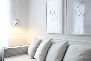 Live in Athens, Thiseio Historic House