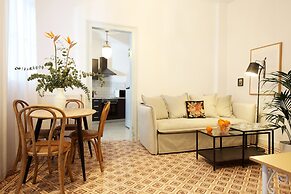 Live in Athens, Thiseio Historic House