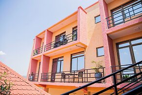 Romalo Hotel & Apartments