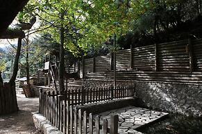 Vasilikia Mountain Farm & Retreat