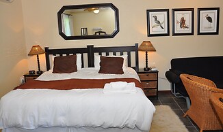 Birds of paradise B&B