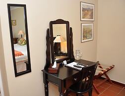 Birds of paradise B&B