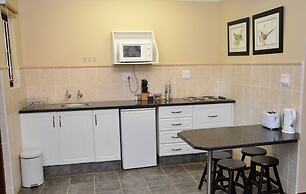 Birds of paradise B&B