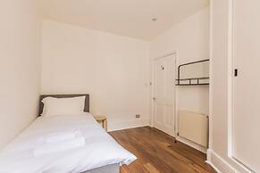 Eson2 - Charming 3 Bedroom Flat in Chelsea