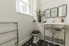 Eson2 - Charming 3 Bedroom Flat in Chelsea