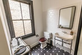 Eson2 - Charming 3 Bedroom Flat in Chelsea