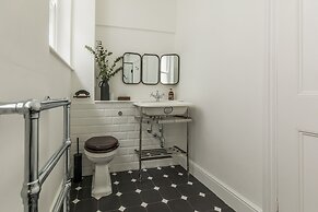 Eson2 - Charming 3 Bedroom Flat in Chelsea