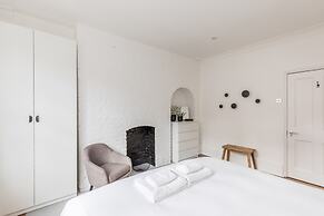 Eson2 - Charming 3 Bedroom Flat in Chelsea