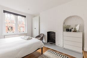 Eson2 - Charming 3 Bedroom Flat in Chelsea