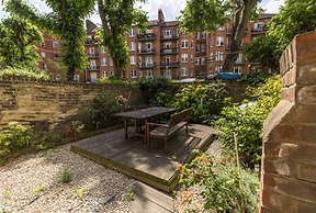 Eson2 - The Chelsea Edith Grove Lodge