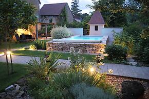 Gite De Pierre et de Lumière