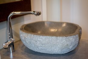 Gite De Pierre et de Lumière