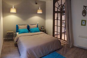 Gite De Pierre et de Lumière