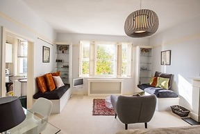 Eson2 - The Holland Park Hideaway