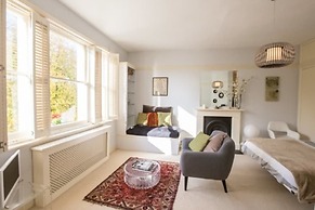 Eson2 - The Holland Park Hideaway