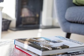 Eson2 - The Holland Park Hideaway