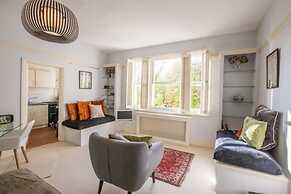 Eson2 - The Holland Park Hideaway