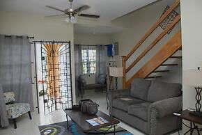 The Discovery Bay Lux Apartment