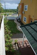 The Discovery Bay Lux Apartment