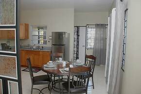 The Discovery Bay Lux Apartment