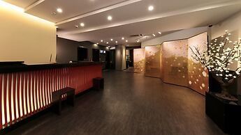 KUROMON Crystal Hotel