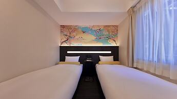 KUROMON Crystal Hotel