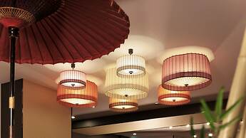 KUROMON Crystal Hotel