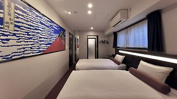 KUROMON Crystal Hotel