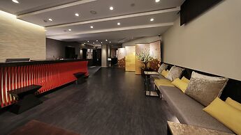 KUROMON Crystal Hotel