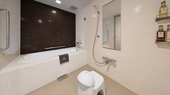 KUROMON Crystal Hotel