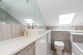 Eson2 - The South Kensington Loft