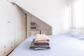 Eson2 - The South Kensington Loft