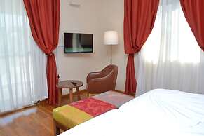 Golden Hill Parker Hotel