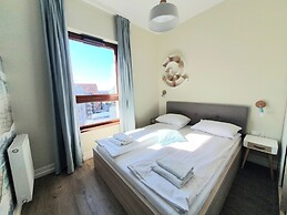 Live & Travel Apartments