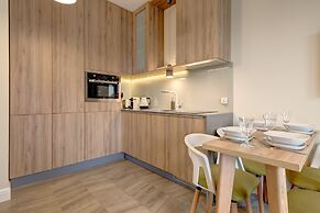 Live & Travel Apartments