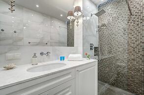 Live & Travel Apartments