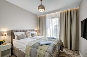 Live & Travel Apartments