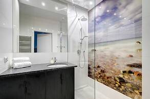 Live & Travel Apartments