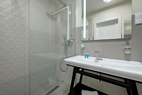 Live & Travel Apartments