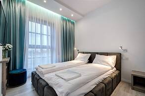 Live & Travel Apartments