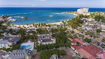 Conch Shell Beach Studio at Sandcastles Resort