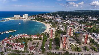 Sky Blue Beach Studio at Turtle Tower