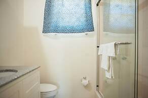 Island Blues Cottage at Draxhall Country Club